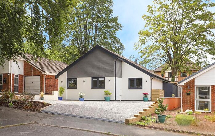 3 Bedroom Detached Bungalow For Sale In Upland Rise, Chesterfield, S40