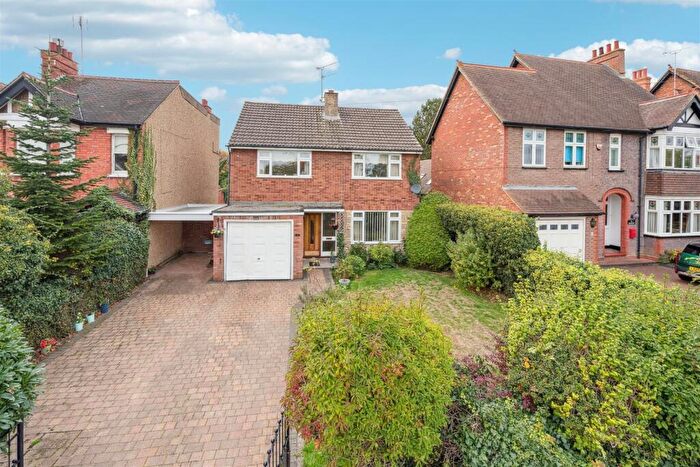 3 Bedroom Detached House For Sale In Southcourt Road, Linslade, LU7