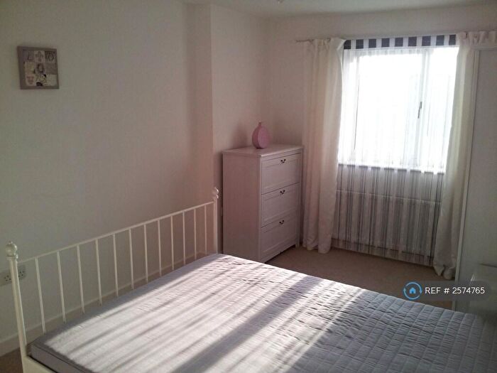1 Bedroom Penthouse To Rent In Omnibus House, London, N22