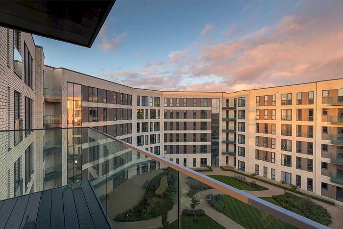 2 Bedroom Flat To Rent In Green Park Village, Flagstaff Road, Reading RG2