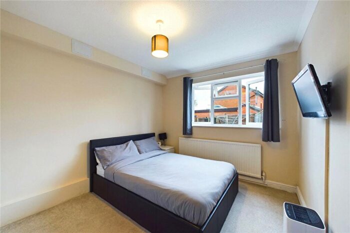1 Bedroom Maisonette To Rent In Warley Rise, Tilehurst, Reading, Berkshire, RG31