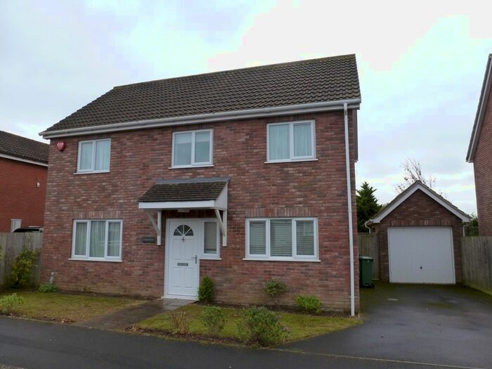 4 Bedroom Detached House To Rent In Coniston Gardens, Yeovil, BA21