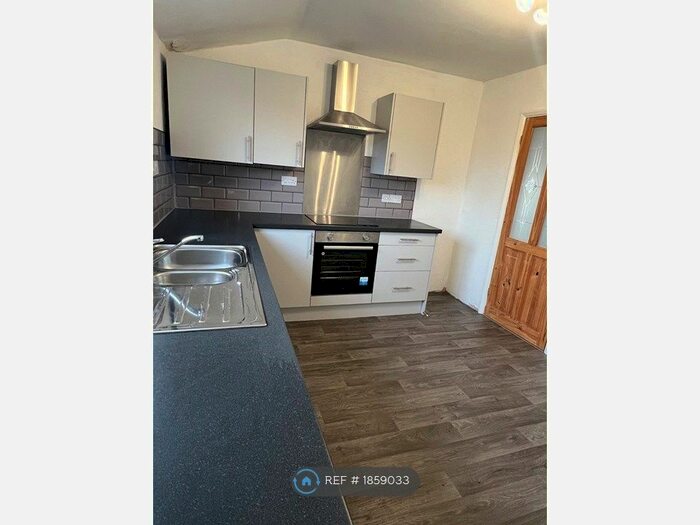 2 Bedroom Flat To Rent In Glenn Road, Poringland, Norwich, NR14