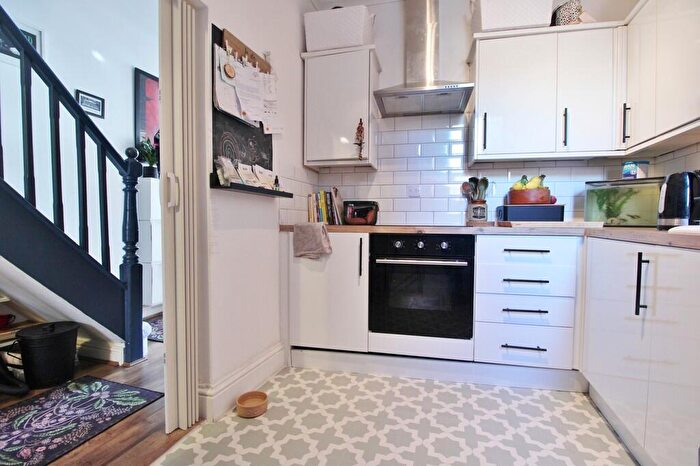 3 Bedroom Terraced House For Sale In Grayshott Road, Southsea, PO4