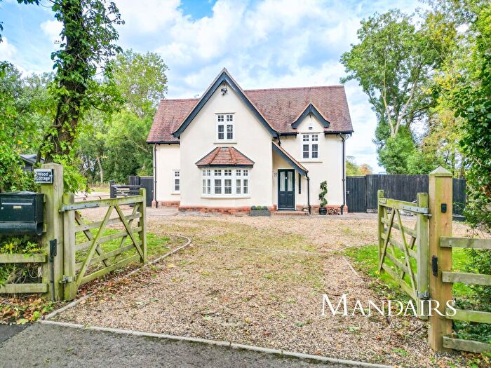 3 Bedroom Detached House For Sale In Old North Road, Water Newton, Peterborough, PE8