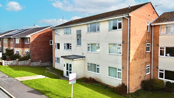 2 Bedroom Flat For Sale In Oakbury Drive, Weymouth, DT3