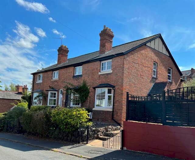 2 Bedroom End Of Terrace House To Rent In Quest Hills Road, Malvern, WR14