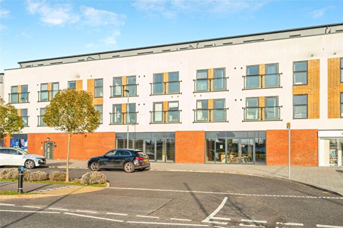 2 Bedroom Flat For Sale In Longacres Way, Chichester, West Sussex, PO20