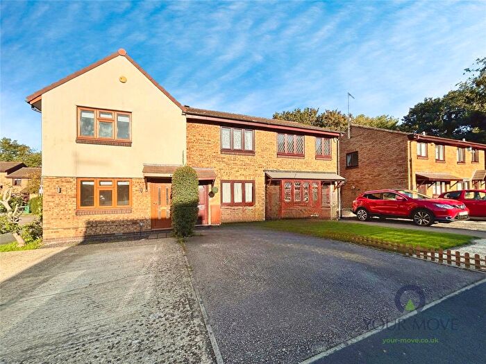 2 Bedroom Terraced House For Sale In Hunters Oak, Hemel Hempstead, Hertfordshire, HP2