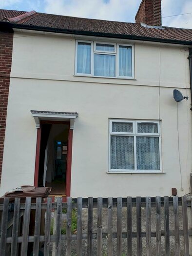 3 Bedroom Semi-Detached House To Rent In Hedgemans Road, Dagenham Heathway, London, RM9