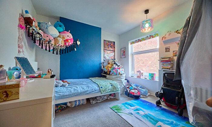 3 Bedroom End Of Terrace House For Sale In Baptist Walk, Hinckley, LE10