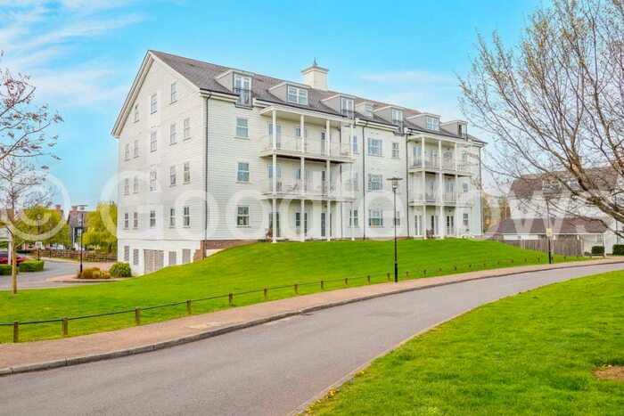 1 Bedroom Flat To Rent In The Hamptons, Worcester Park, KT4