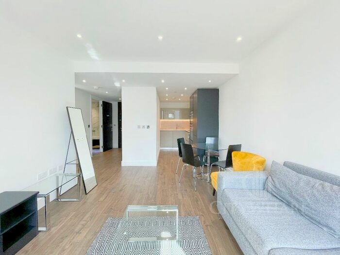 1 Bedroom Flat To Rent In Neroli House, Piazza Walk, London, E1