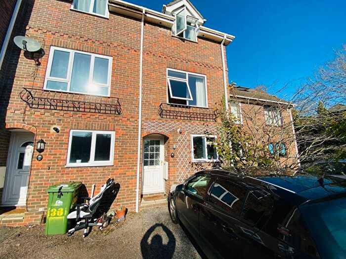 4 Bedroom Property To Rent In Berkeley Close, Southampton, SO15