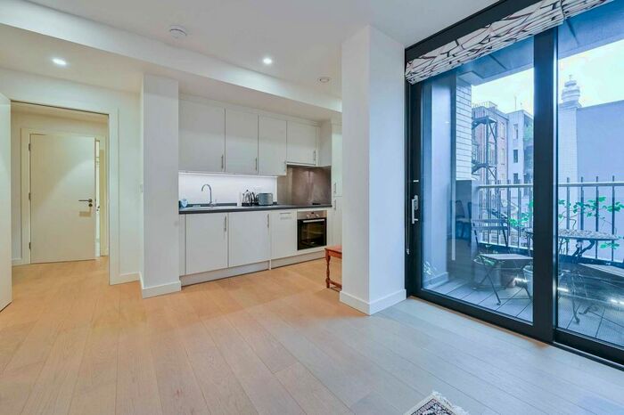 1 Bedroom Flat To Rent In Newman Street, Fitzrovia, London, W1T