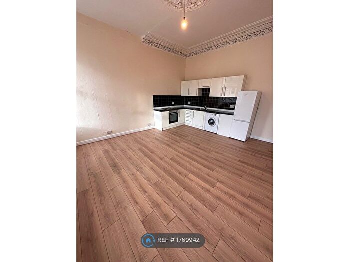 3 Bedroom Flat To Rent In Infix, Glasgow, G51