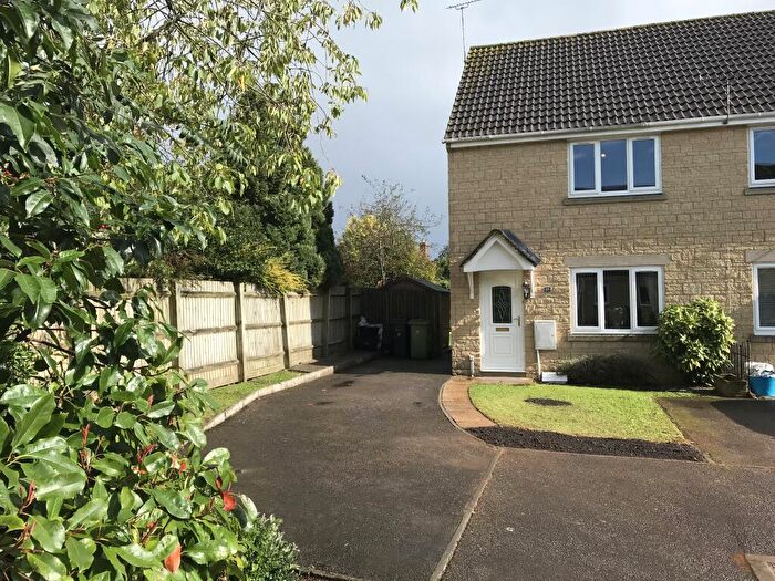 3 Bedroom End Of Terrace House To Rent In Reeves Close, Cirencester, GL7