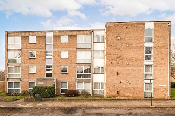 2 Bedroom Flat To Rent In Westbury Road, London, W5