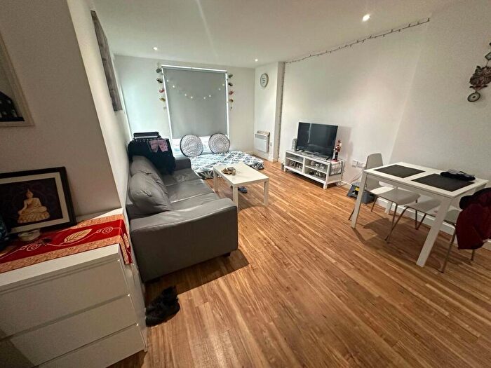 2 Bedroom Flat To Rent In The Exchange, Elmira Way, Salford, Greater Manchester, M5