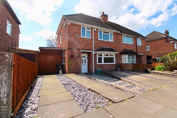 3 Bedroom Semi Detached House For Sale In Verdale Avenue, Leicester, Leicestershire, LE4