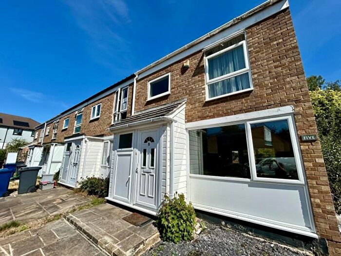 3 Bedroom Property To Rent In Fisher Rowe Close, Bramley, GU5