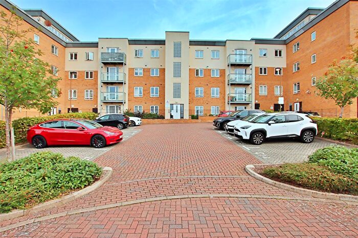 2 Bedroom Flat To Rent In Lockwood Court, Todd Close, Borehamwood, WD6