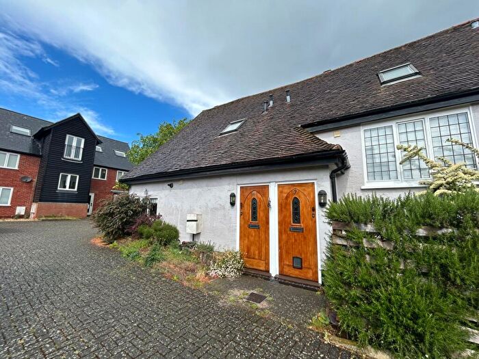 2 Bedroom Cottage To Rent In Meeting House Lane, Baldock, SG7
