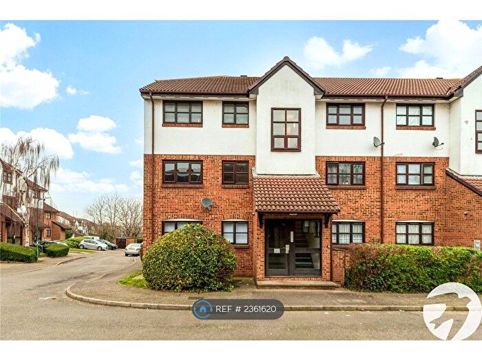 2 Bedroom Flat To Rent In Unicorn Walk, Greenhithe, DA9