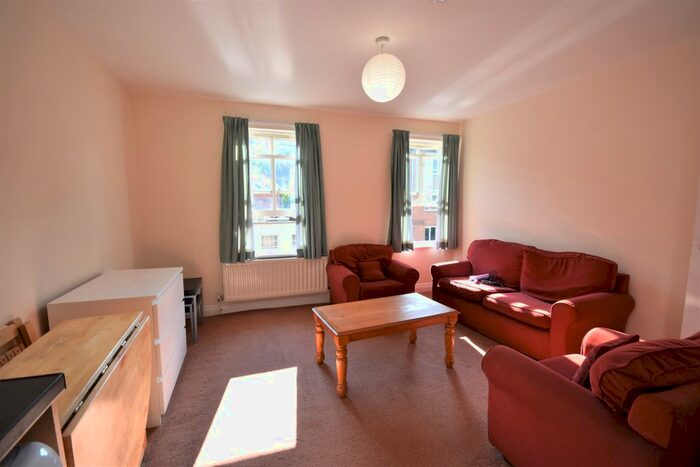 3 Bedroom Flat To Rent In Deansgate House, Hallgarth Street, Durham DH1