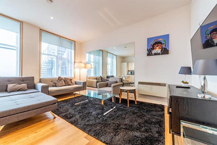 2 Bedroom Apartment To Rent In Grainger Street, Newcastle Upon Tyne, NE1