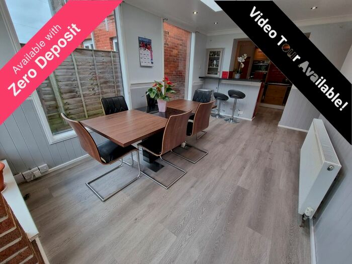 3 Bedroom Property To Rent In Foxholes Road, Poole, BH15