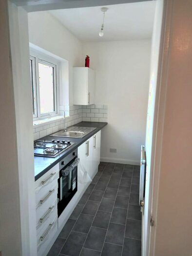 1 Bedroom Flat To Rent In St Andrews Road, Southsea, Hampshire, PO5