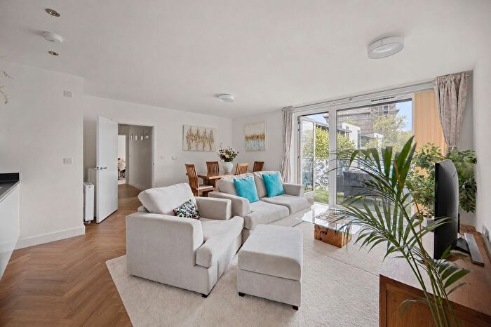 2 Bedroom Flat To Rent In Hickman Avenue, Furrow House, E4