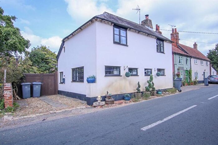 2 Bedroom Semi-Detached House For Sale In Tunstall, Suffolk, IP12