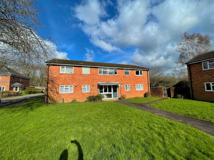 1 Bedroom Apartment To Rent In Longcroft Road, Kingsclere, Newbury, RG20