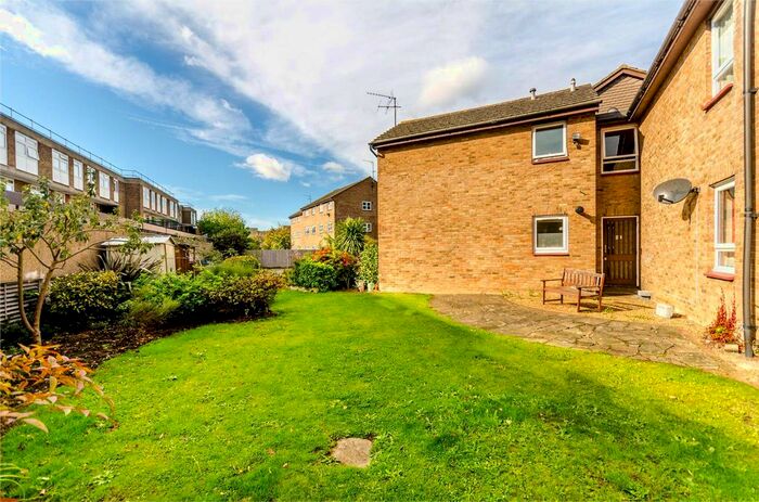 Studio To Rent In Frederick Road, Kennington, London, SE17