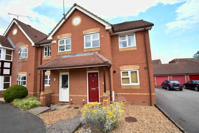 2 Bedroom End Of Terrace House To Rent In Francis Gardens, Bracknell, Berkshire, RG42