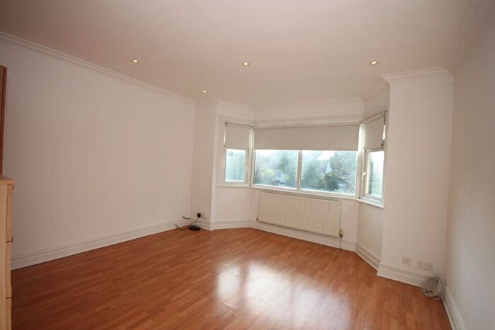2 Bedroom Flat To Rent In Finchley Road, Golders Green, NW11