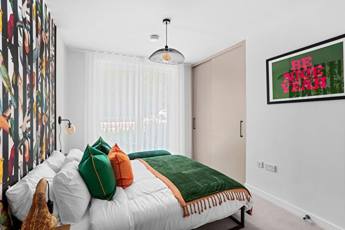 2 Bedroom Flat For Sale In Samara Drive, Southall, UB1