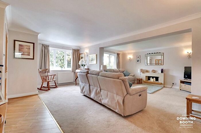 3 Bedroom Detached House For Sale In Giles Road, Lichfield, WS13