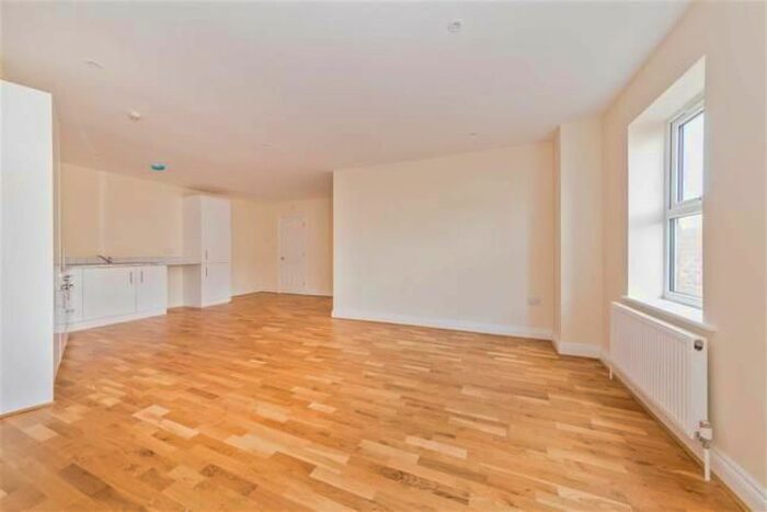 2 Bedroom Flat To Rent In Catsbrook Road, Luton, LU3