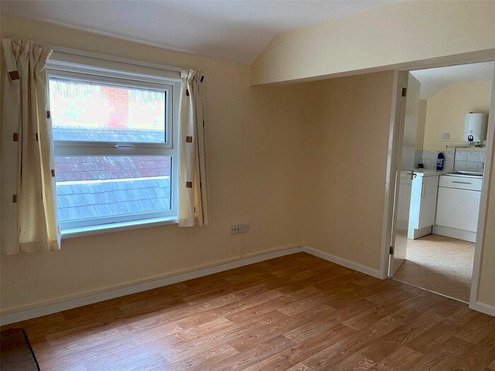 1 Bedroom Flat To Rent In High Street, Welshpool, Powys SY21