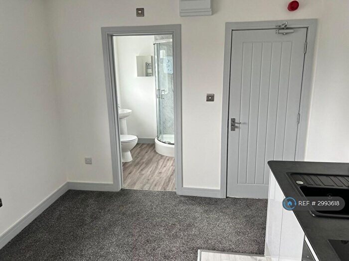 Studio To Rent In St James Lane, Coventry, CV3
