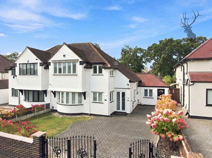 3 Bedroom Detached House To Rent In Grange Crescent, Chigwell, IG7