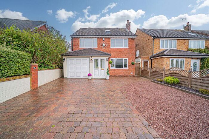 4 Bedroom Detached House For Sale In Stratford Road, Hockley Heath, B94