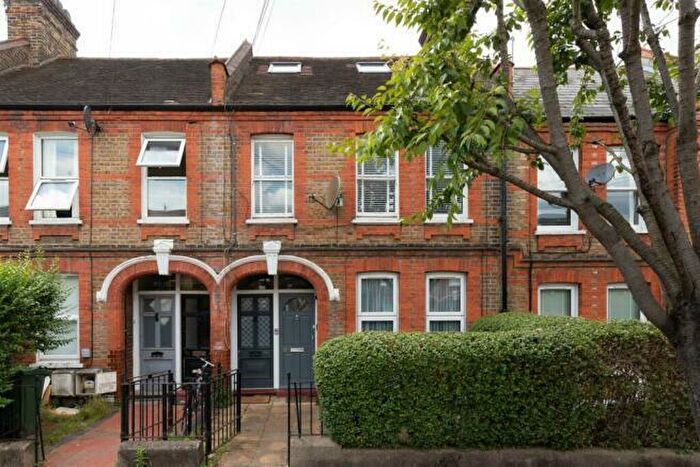 2 Bedroom Flat To Rent In Mersey Road, London, E17