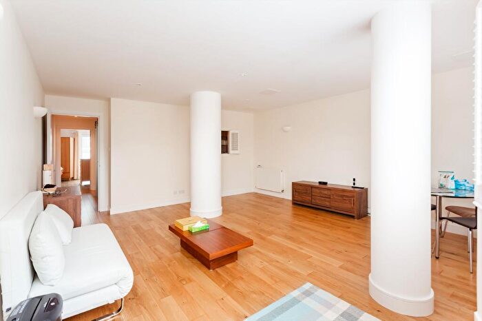 2 Bedroom Apartment To Rent In Arnhem Place, London, E14