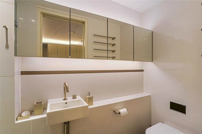 3 Bedroom Flat To Rent In Wardour Street, London, W1F