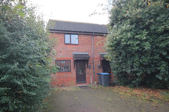 2 Bedroom Semi-Detached House To Rent In Everdon Close, Rugby, Warwickshire, CV22