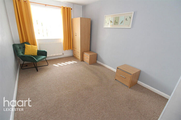 2 Bedroom Semi-Detached Bungalow To Rent In Pits Avenue, Leicester, LE3